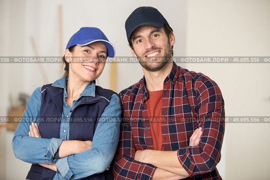 man and women work indoors. Стоковое фото, агентство Ingram Publishing / Фотобанк Лори