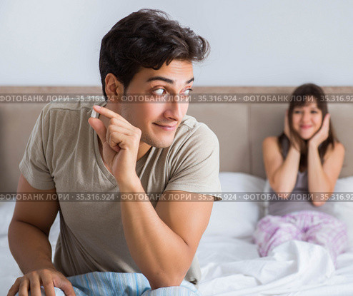 Man suffering from impotency with pill. Стоковое фото, фотограф Elnur / Фотобанк Лори
