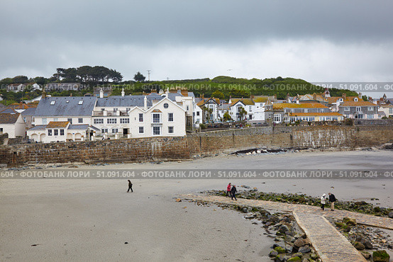Marazion waterfront as seen from the sea. Cornwall. England, Great Britain (2009 год). Редакционное фото, фотограф Сергей Пристяжнюк (Serg Zastavkin) / Фотобанк Лори
