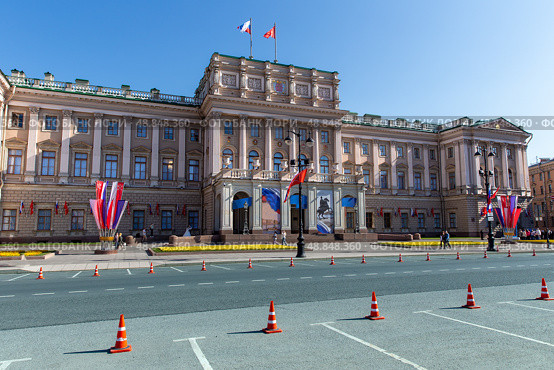 Mariinsky Palace on St. Isaac square in St. Petersburg, Russia. Редакционное фото, фотограф Евгений Ткачёв / Фотобанк Лори