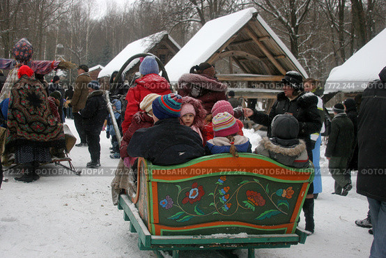 Масленица. Катание на лошадях (2009 год). Редакционное фото, фотограф Gagara / Фотобанк Лори