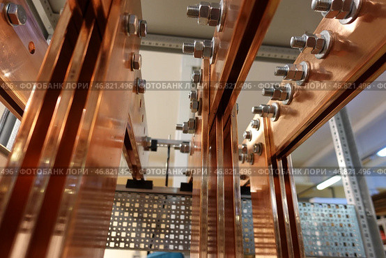 Медные шины в электротехническом оборудовании. Copper busbars in electrical equipment. Стоковое фото, фотограф Юрий Пуликов / Фотобанк Лори