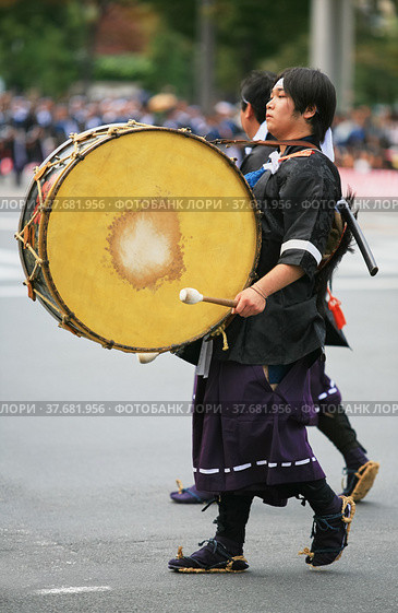 Meiji imperial army drum and fife corps at Jidai Festival. Kyoto. Japan (2007 год). Редакционное фото, фотограф Сергей Пристяжнюк (Serg Zastavkin) / Фотобанк Лори