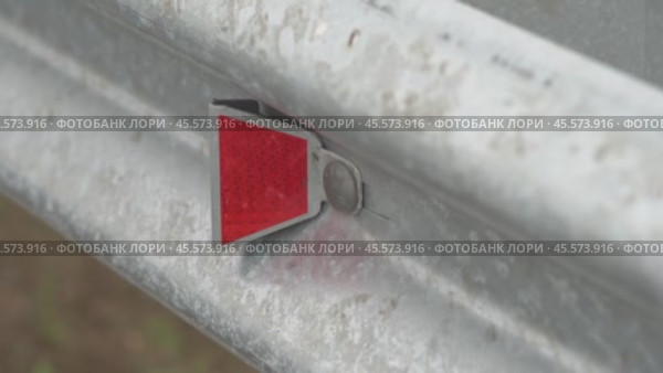 Metal, barrier, fence, road, repair, reflectors, металлическое, барьерное, ограждение, ремонт, дороги. Стоковое видео, видеограф Опока Алексей / Фотобанк Лори