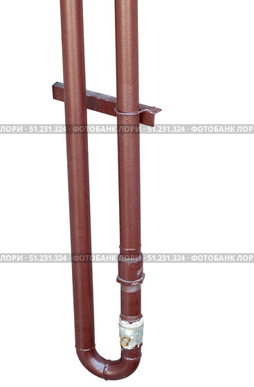 Металлические газовые трубы на белом фоне. Old metal pipe with valve on white background. Стоковое фото, фотограф Татьяна Д / Фотобанк Лори