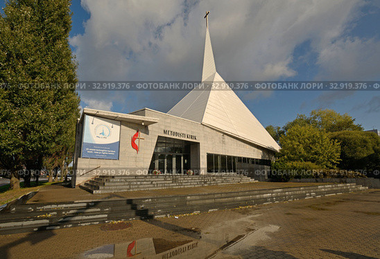 Методистская церковь, город Таллин (2019 год). Стоковое фото, фотограф Сапрыгин Сергей / Фотобанк Лори