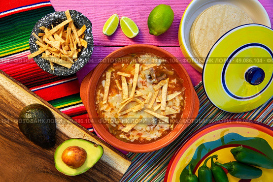 Mexican tortilla soup and aguacate colorful mexico food. Стоковое фото, агентство Ingram Publishing / Фотобанк Лори