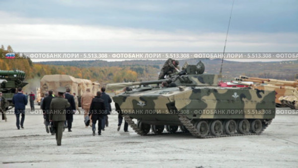 Международная выставка вооружения, военной техники и боеприпасов RAE-2013, г. Нижний Тагил, боевая машина десанта (2014 год). Редакционное видео, видеограф Игорь Долгов / Фотобанк Лори