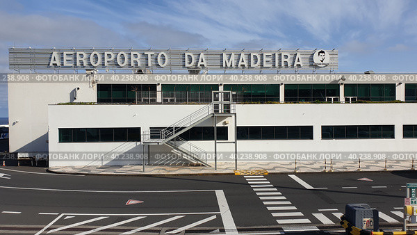 Международный аэропорт Мадейры имени Криштиану Роналду (Madeira Airport). Санта-Круш, Мадейра, Португалия (2023 год). Редакционное фото, фотограф lana1501 / Фотобанк Лори