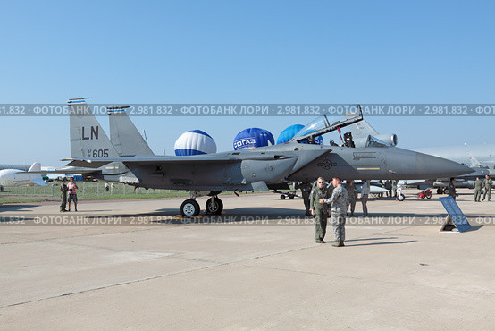 Международный авиационно-космический салон Макс-2011. Американский самолет McDonnell Douglas F-15E Strike Eagle. Редакционное фото, фотограф Игорь Долгов / Фотобанк Лори