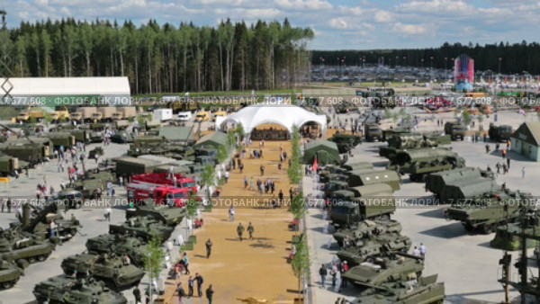 Международный военно-технический форум "Армия-2015". Кубинка, военно-патриотический парк "Патриот". Вид сверху, панорама. Редакционное видео, видеограф Игорь Долгов / Фотобанк Лори