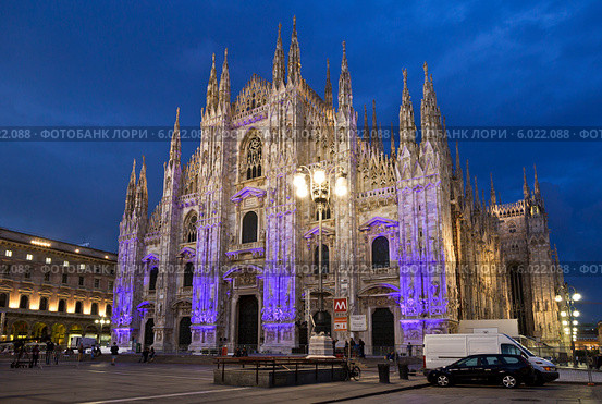 Миланский кафедральный собор (Duomo di Milano) (2014 год). Редакционное фото, фотограф Наталья Волкова / Фотобанк Лори