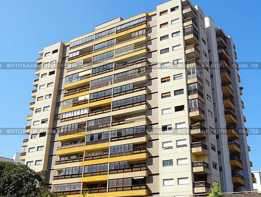 Modern Apartment Building Facade. Стоковое AI-изображение, AI-художник Кирилл Черезов / Фотобанк Лори