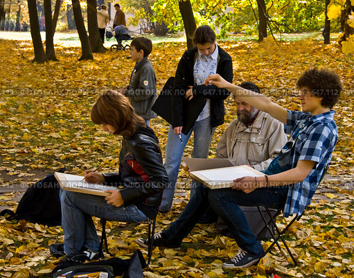 Молодые художники на этюдах (2008 год). Редакционное фото, фотограф Виктор Тараканов / Фотобанк Лори