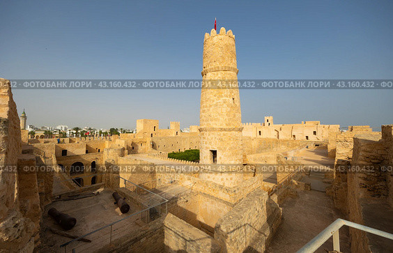 Monastir in Tunisia is an ancient city and popular tourist destination on Mediterranean Sea. Landscape view of main fortress of city. Стоковое фото, фотограф Яков Филимонов / Фотобанк Лори