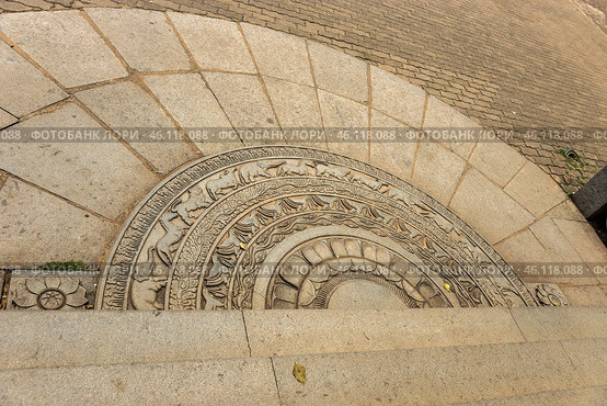 Moonstone in the city of Anuradhapura, Sri Lanka (2012 год). Стоковое фото, фотограф Анна Ефимова / Фотобанк Лори