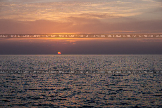Морской закат (2012 год). Стоковое фото, фотограф Александр Антонников / Фотобанк Лори