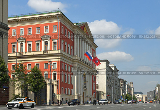 Moscow City Hall Building at 13 Tverskaya Street. Moscow. Редакционное фото, фотограф Валерия Попова / Фотобанк Лори