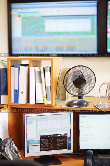 MOSCOW, RUSSIA - APR 25, 2016: Workplace in Moscow city telephone network. Редакционное фото, фотограф Losevsky Pavel / Фотобанк Лори
