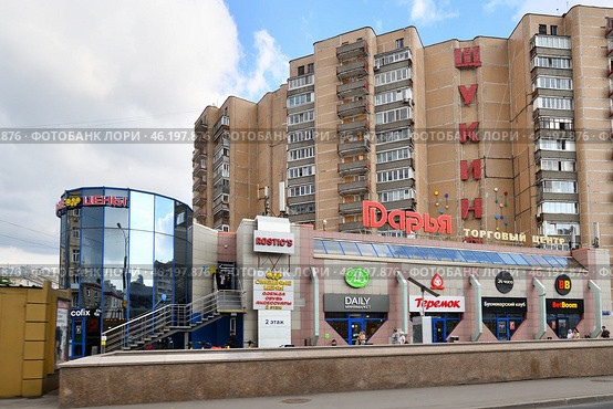 Moscow, Russia - July 15. 2024. Darya is a shopping center on Narodnogo Opolcheniya Street in the Shchukino district. Редакционное фото, фотограф Володина Ольга / Фотобанк Лори