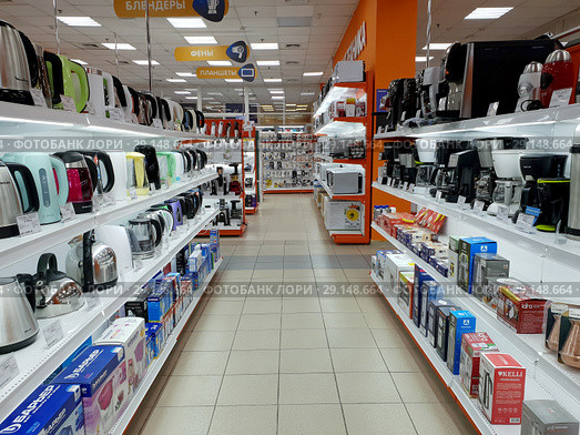 Moscow, Russia - September 27. 2018. DNS network store selling household appliances in Zelenograd. Редакционное фото, фотограф Володина Ольга / Фотобанк Лори