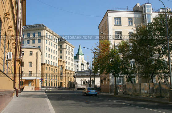 Москва, 2-ой Колобовский переулок. Главное управление Министерства внутренних дел Российской Федерации по городу Москве. Храм Знамения иконы Божией Матери за Петровскими воротами при ГУ МВД России по городу Москве. (2018 год). Редакционное фото, фотограф Щеголева Ольга / Фотобанк Лори
