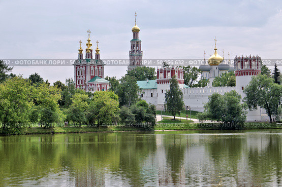Москва. Ансамбль Новодевичьего монастыря летом. Стоковое фото, фотограф Илюхина Наталья / Фотобанк Лори