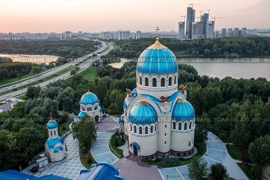 Москва.  Храм Троицы Живоначальной В Честь Тысячелетия Крещения Руси. (2024 год). Редакционное фото, фотограф Литвяк Игорь / Фотобанк Лори