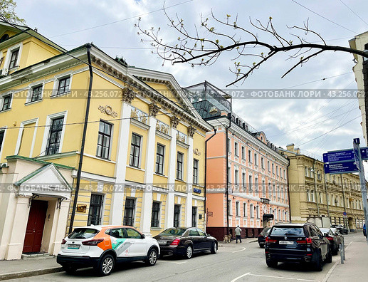 Москва, Лялин переулок, дом 3, усадьба Гурьевых в ясную погоду. Редакционное фото, фотограф Овчинникова Ирина / Фотобанк Лори