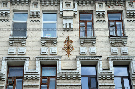 Москва, Малый Ивановский переулок, дом 6. Дом А. Н. Кучумова, 1907, арх. Ф. Ф. Воскресенский. Детали (2015 год). Стоковое фото, фотограф Овчинникова Ирина / Фотобанк Лори