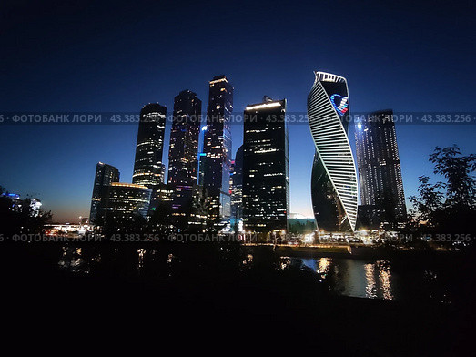 Москва . Москва-Сити в ночное время . Редакционное фото, фотограф Сергеев Валерий / Фотобанк Лори