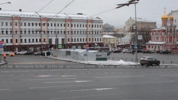 Москва, панорама Славянской площади зимой (2017 год). Редакционное видео, видеограф Дмитрий Неумоин / Фотобанк Лори
