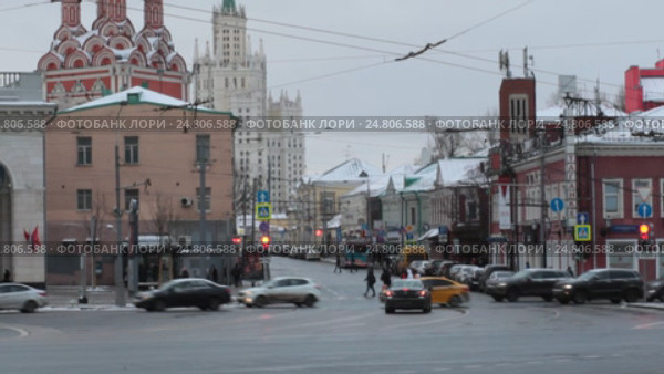 Москва, панорама сверху вниз, Верхняя Радищевская улица и театр на Таганке (2017 год). Редакционное видео, видеограф Дмитрий Неумоин / Фотобанк Лори