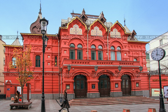 Москва. Петровский переулок дом 3. Бывший Театр Корша. Государственный Театр наций (2019 год). Стоковое фото, фотограф Татьяна Белова / Фотобанк Лори