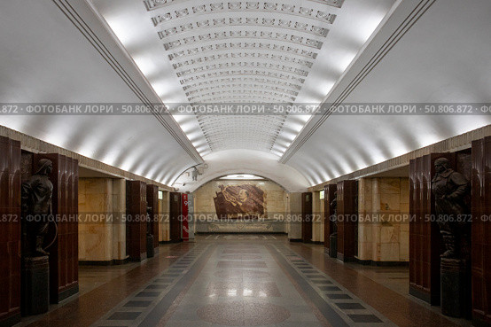 Москва.  Подземный вестибюль станции метро "Бауманская" Редакционное фото, фотограф Литвяк Игорь / Фотобанк Лори