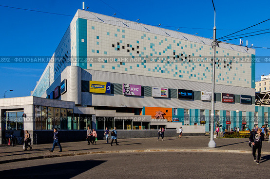 Москва, Северное Тушино, торговый центр "Планерная" (2018 год). Редакционное фото, фотограф glokaya_kuzdra / Фотобанк Лори