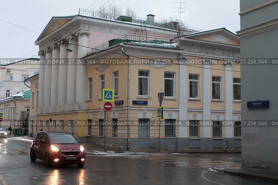 Москва, Сверчков переулок при пересечении улица Девяткин переулок (2016 год). Редакционное фото, фотограф Дмитрий Неумоин / Фотобанк Лори