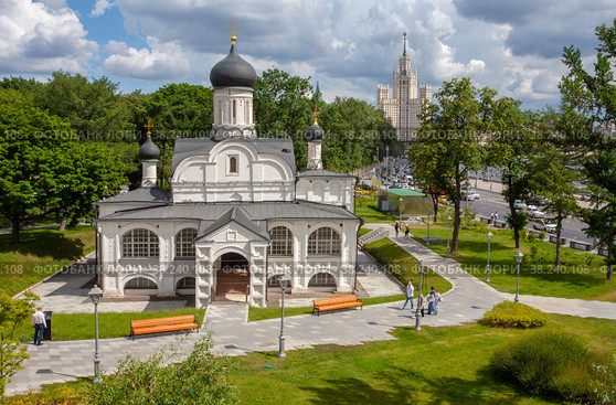 Москва, Церковь Зачатия Анны, Москворецкая набережная (2021 год). Редакционное фото, фотограф Старостин Сергей / Фотобанк Лори