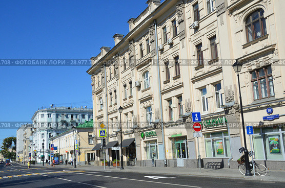 Москва, улица Покровка, дом 19. Доходный дом Федора Рахманова, 1898-1899 гг. (2018 год). Редакционное фото, фотограф Овчинникова Ирина / Фотобанк Лори
