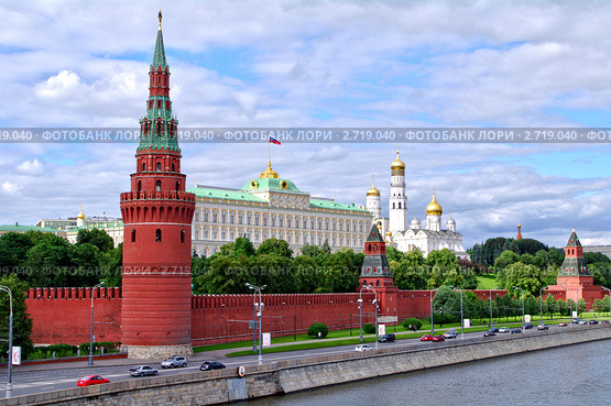 Москва, вид на Кремль с Большого Каменного моста (2010 год). Редакционное фото, фотограф Алексей Стоянов / Фотобанк Лори