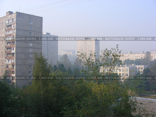 Москва. Вид на район Гольяново.Смог (2010 год). Стоковое фото, фотограф lana1501 / Фотобанк Лори