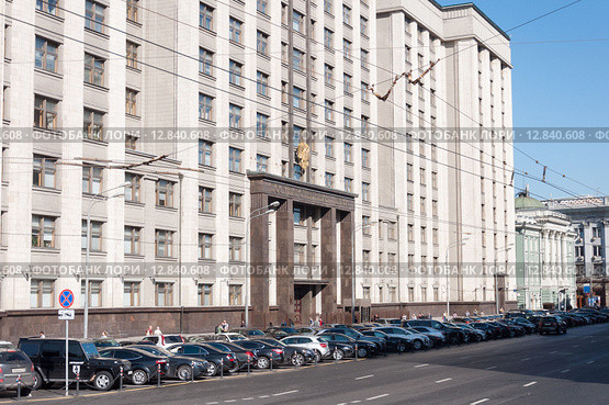 Москва, здание Государственной Думы (2015 год). Редакционное фото, фотограф Володина Ольга / Фотобанк Лори