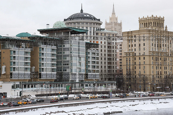 Москва. Здание посольства Великобритании на Смоленской набережной (2022 год). Стоковое фото, фотограф Владимир Гердо / ТАСС / Фотобанк Лори