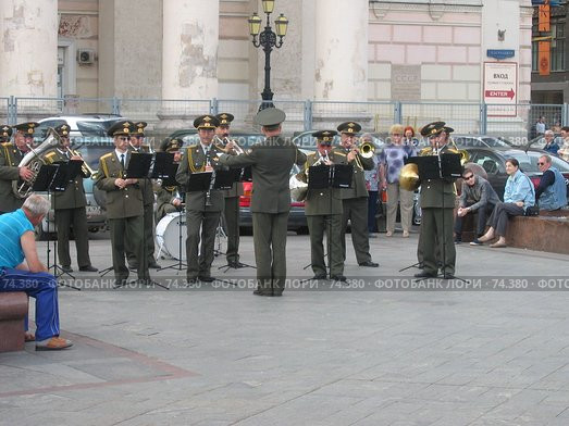 Москва.Мазурка у стен Большего. (2005 год). Редакционное фото, фотограф Кукуруза Михаил Петрович / Фотобанк Лори