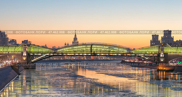 Мост Богдана Хмельницкого. Закат. Декабрь 2020. Редакционное фото, фотограф Юрий Кирсанов / Фотобанк Лори