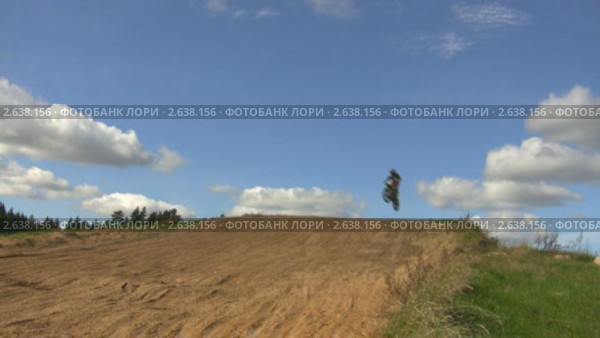 Мотокросс. Стоковое видео, видеограф Алексас Кведорас / Фотобанк Лори