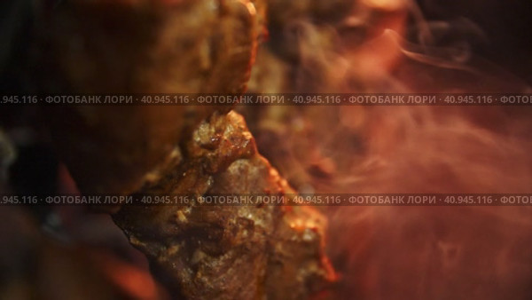 Mouthwatering Grilled Delicacies. Vertical Video. Стоковое видео, видеограф Поскребышев Михаил / Фотобанк Лори