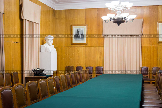 Музей "Кабинет и квартира В.И. Ленина в Кремле". Горки Ленинские (2013 год). Редакционное фото, фотограф Сергей Лаврентьев / Фотобанк Лори