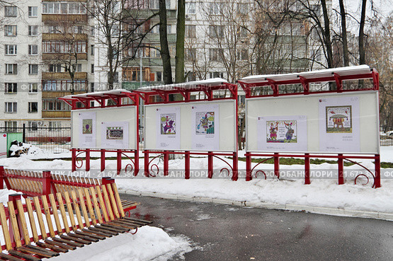 Музей русского лубка и наивного искусства. Арт-Наив-Парк (Art-Naive-Park). Выставка Сергея Трубникова «Сим нравы утешаются». Москва, Союзный проспект, 15а (2016 год). Редакционное фото, фотограф Илюхина Наталья / Фотобанк Лори