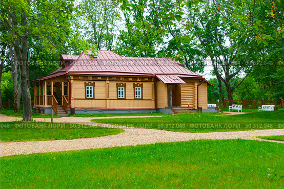 Музей-усадьба Ф.М. Достоевского в деревне Даровое (2015 год). Редакционное фото, фотограф Зобков Юрий / Фотобанк Лори